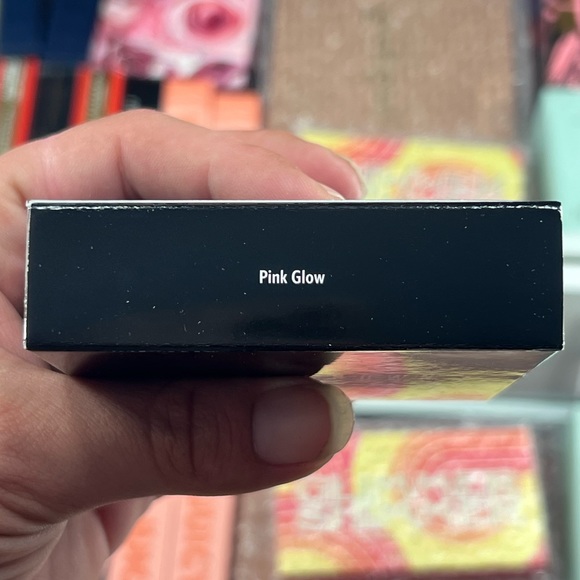 Bobbi Brown: Highlighting Powder (Pink Glow) - Picture 3 of 3